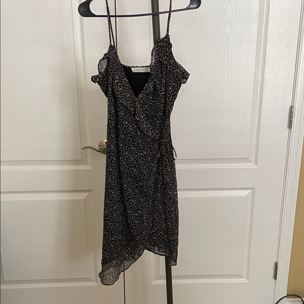 Abercrombie & Fitch Black Asymmetrical Floral Dress